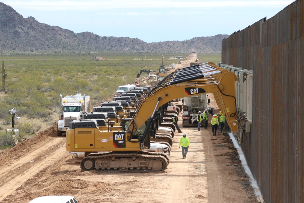 South Pacific Border District contractor’s eight excavators hold 32 barrier panels