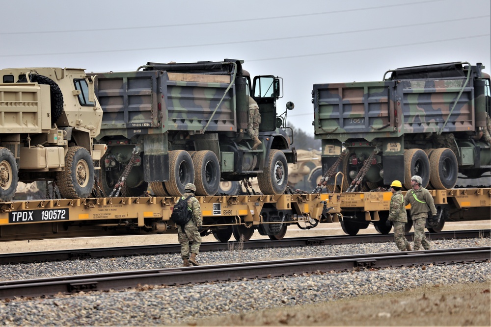 Fort McCoy supports rail movement for deploying Reserve unit