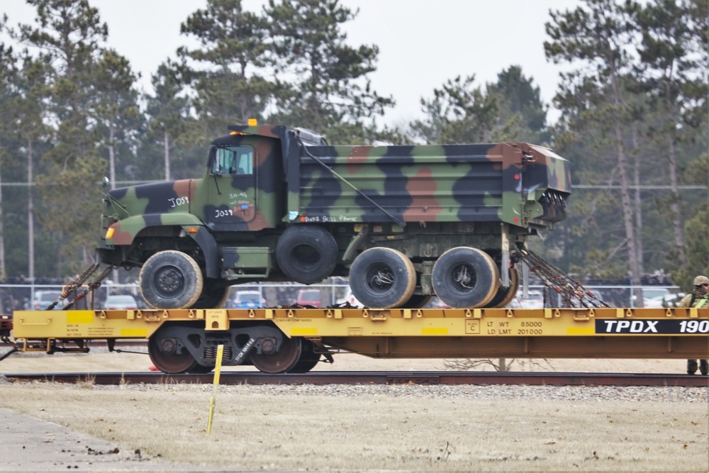 Fort McCoy supports rail movement for deploying Reserve unit