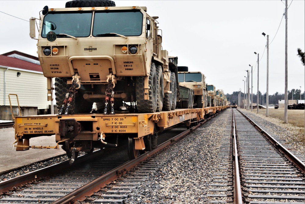 Fort McCoy supports rail movement for deploying Reserve unit