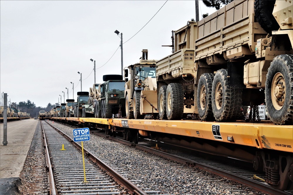 Fort McCoy supports rail movement for deploying Reserve unit