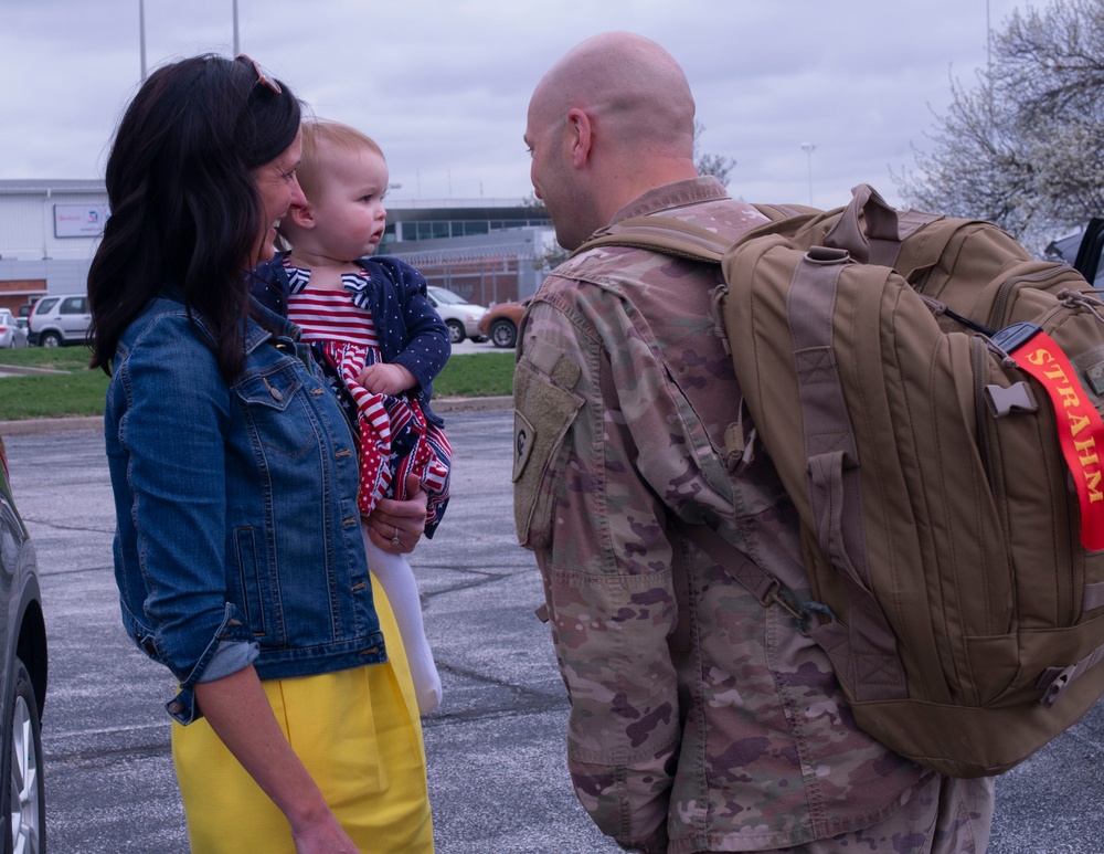 38th Infantry Soldiers coming home