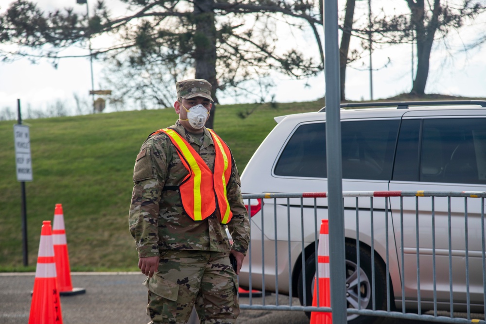 New Jersey National Guardsmen direct traffic to support local agencies during COVID-19 testing