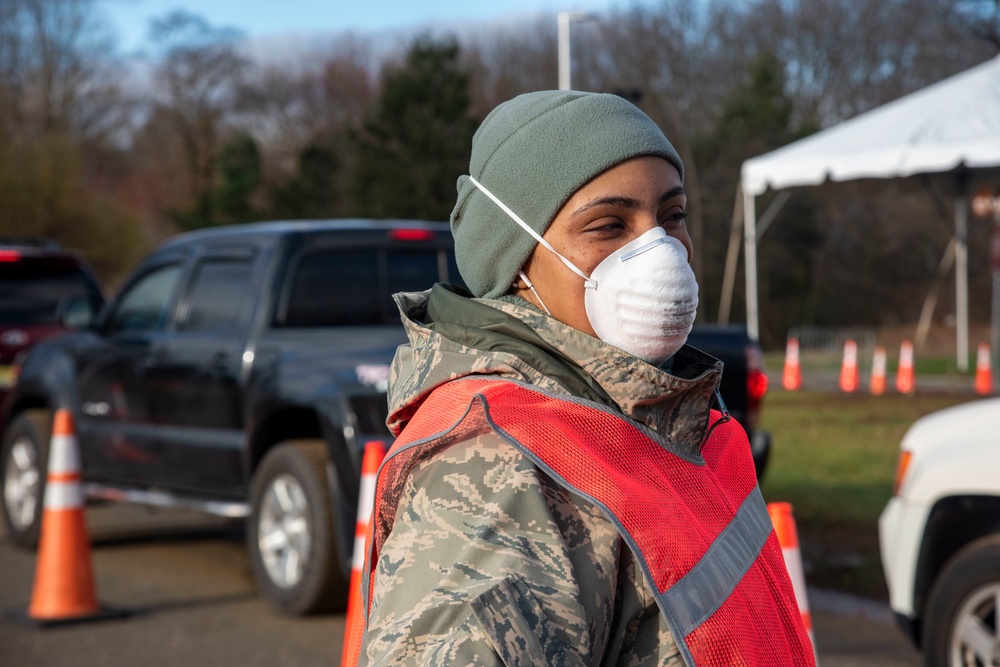 New Jersey National Guardsmen direct traffic to support local agencies during COVID-19 testing