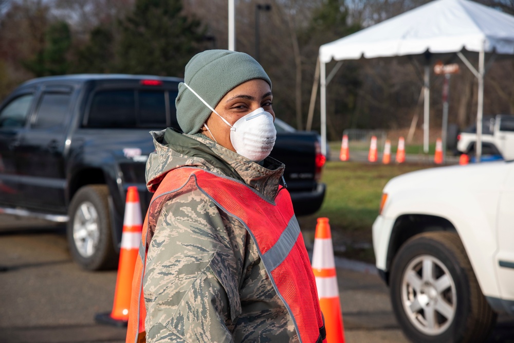 New Jersey National Guardsmen direct traffic to support local agencies during COVID-19 testing