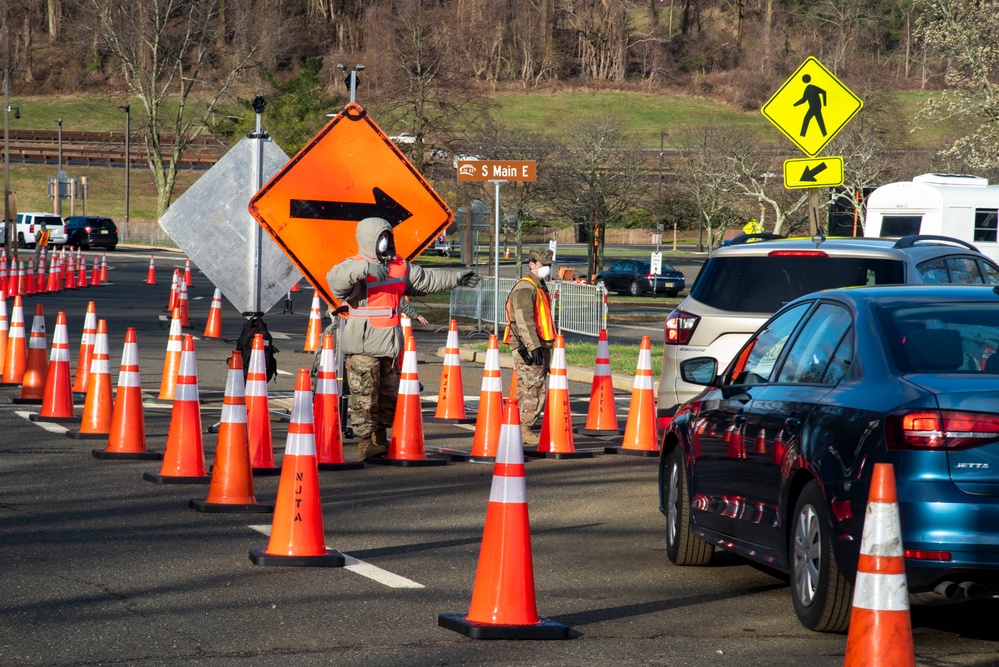 New Jersey National Guardsmen direct traffic to support local agencies during COVID-19 testing