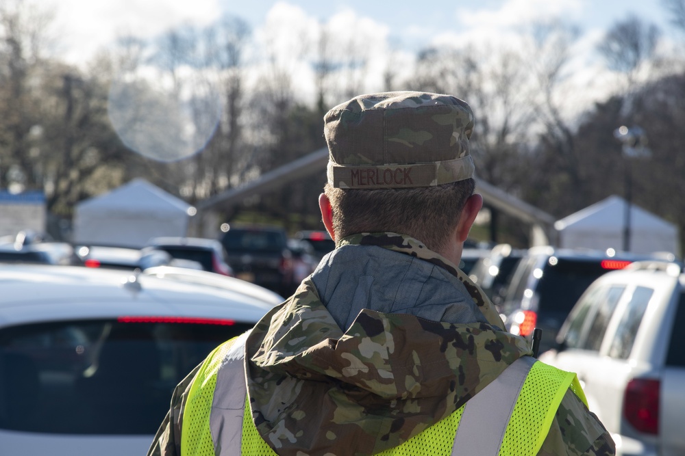 New Jersey National Guardsmen direct traffic to support local agencies during COVID-19 testing