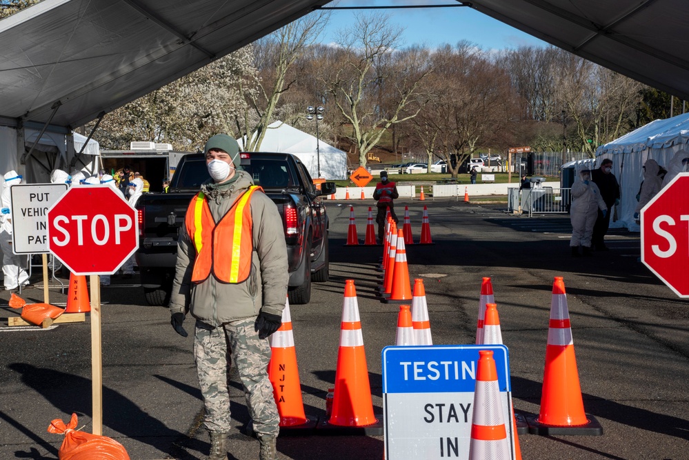 New Jersey National Guardsmen direct traffic to support local agencies during COVID-19 testing