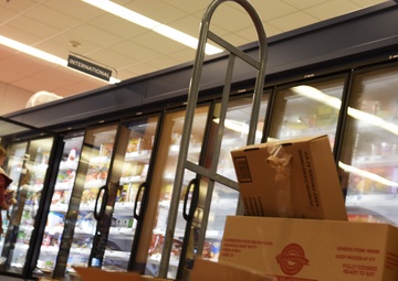 Volunteers help stock shelves, clean at Fort Knox Commissary in response to overwhelming demand
