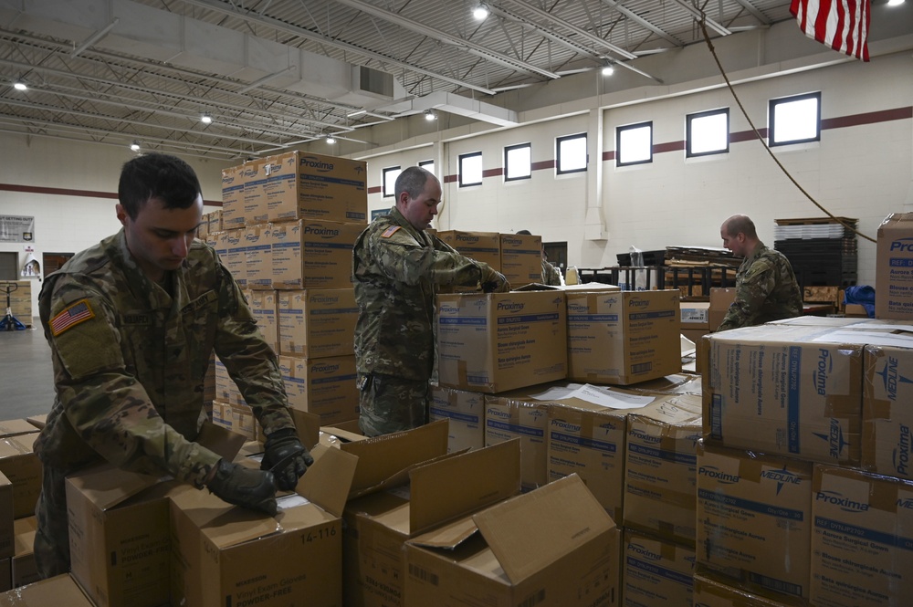 DVIDS - Images - CTNG Soldiers distribute PPE for COVID-19 [Image 7 of 7]