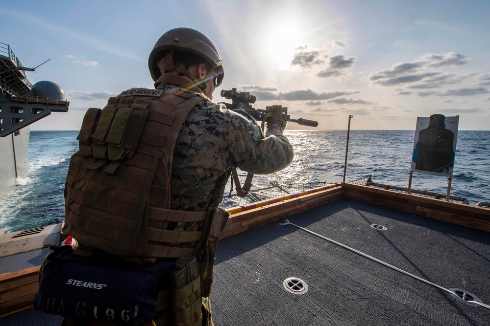 31st Marine Expeditionary Unit Conducts Live Fire Exercise.