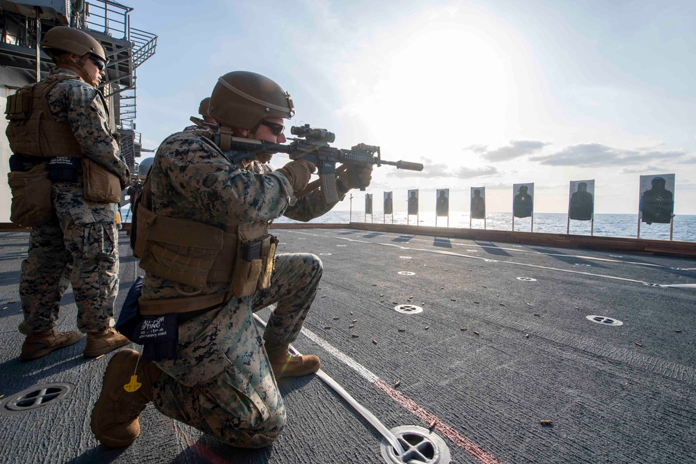 31st Marine Expeditionary Unit Conducts Live Fire Exercise.