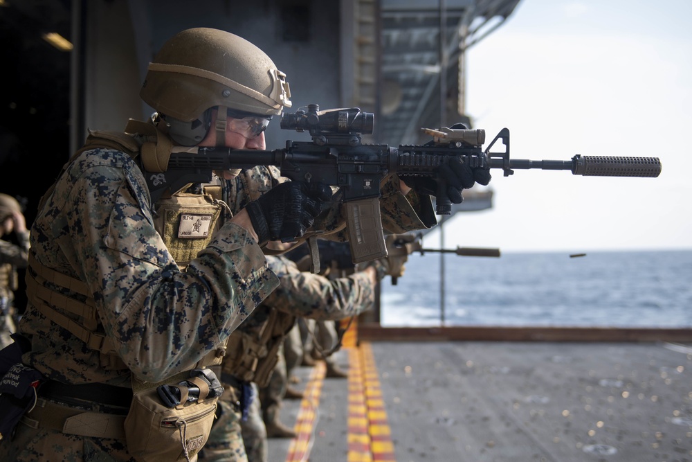31st Marine Expeditionary Unit Conducts Live Fire Exercise.