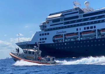 Coast Guard Station Ft. Lauderdale escorts cruise ship
