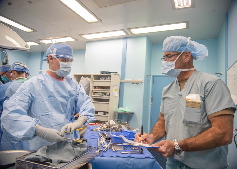 Sailors Count Tools During Surgery Aboard USNS Mercy (T-AH 19)