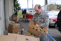 Washington National Guard members respond to the COVID-19 pandemic [Image 1 of 4]