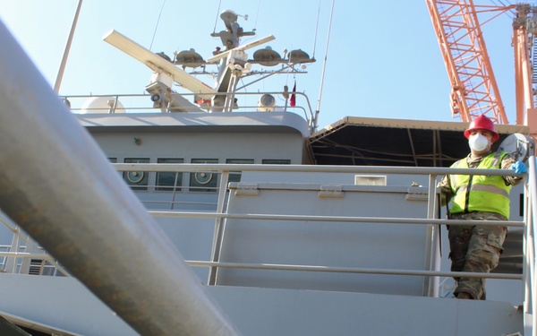 Field Hospital Begins Arriving at Port of Shuaiba