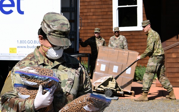 Cal Guardsmen distribute food to Napa Valley residents