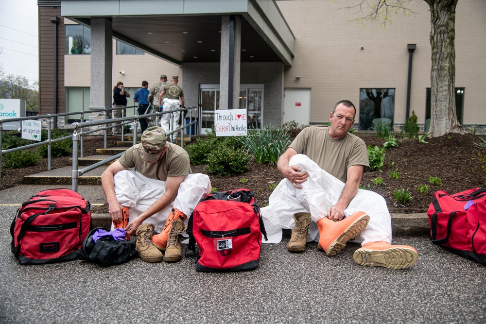 W.Va. Guard Assists with COVID-19 Testing of Nursing Home Residents