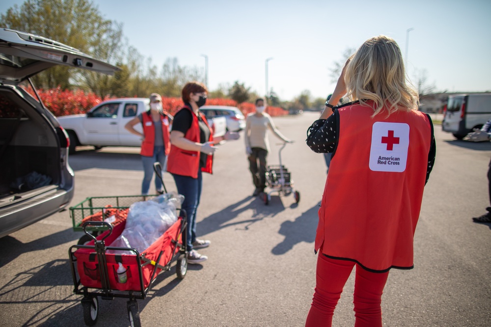 U.S. Army Garrison Italy Soldiers and American Red Cross deliver face masks in Villaggio Housing