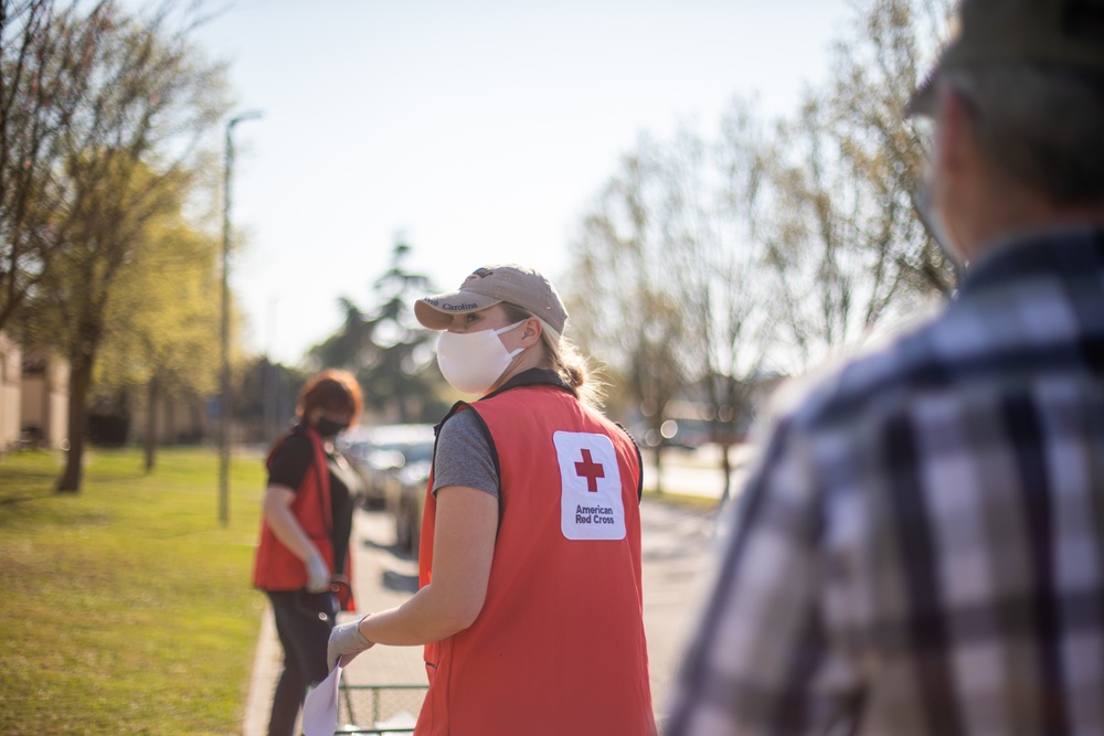 U.S. Army Garrison Italy Soldiers and American Red Cross deliver face masks in Villaggio Housing