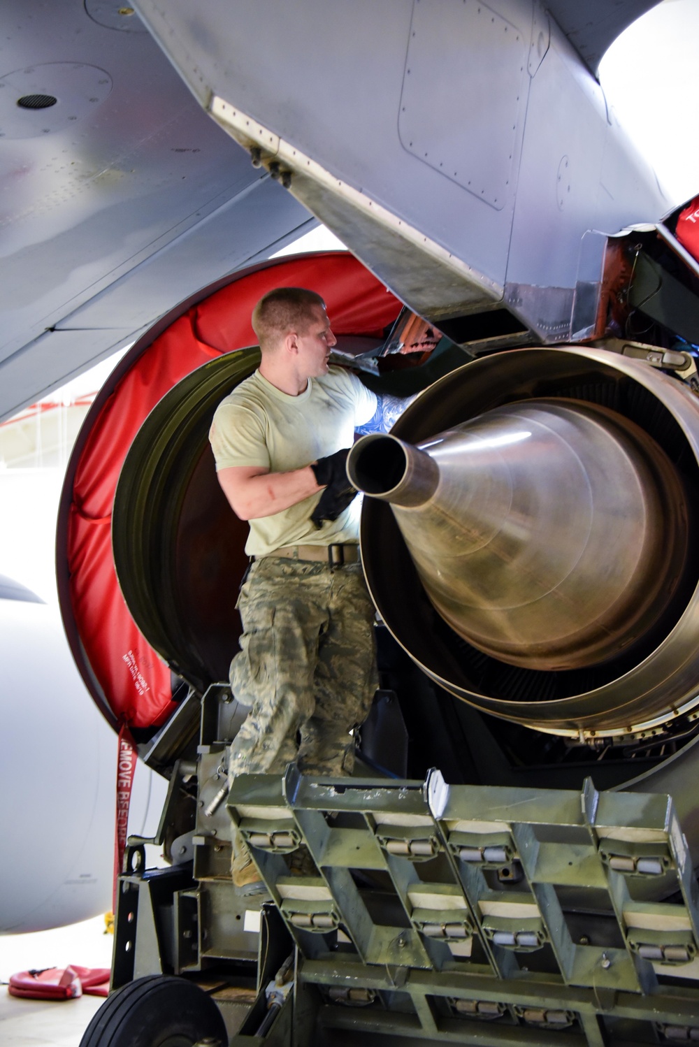 Maintainers perform engine swap