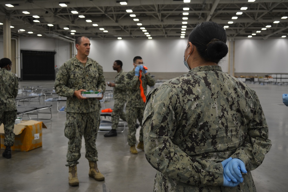 EMF Sailors Conduct Patient Care Training in Dallas