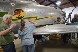 Oregon Military Museum reassembles F-86 Sabre jet