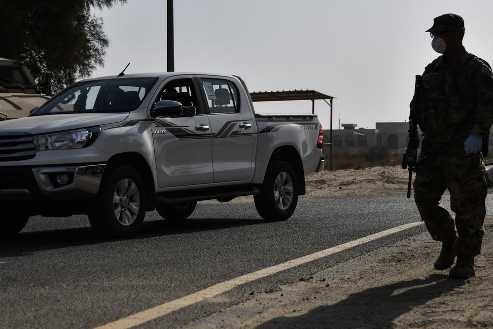 Kuwait Airmen and Marines exercise COVID-19 precautions