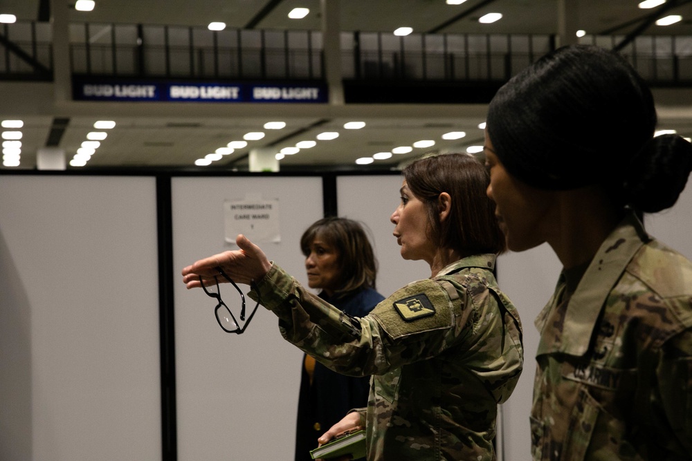 Retired VADM Bono visits Seattle Mobile Hospital