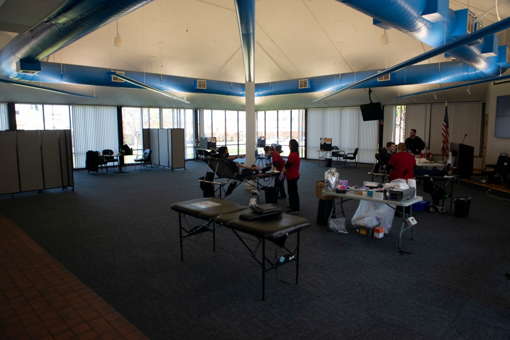 Coast Guard, American Red Cross, host blood drive in Alameda