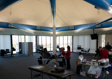 Coast Guard, American Red Cross, host blood drive in Alameda