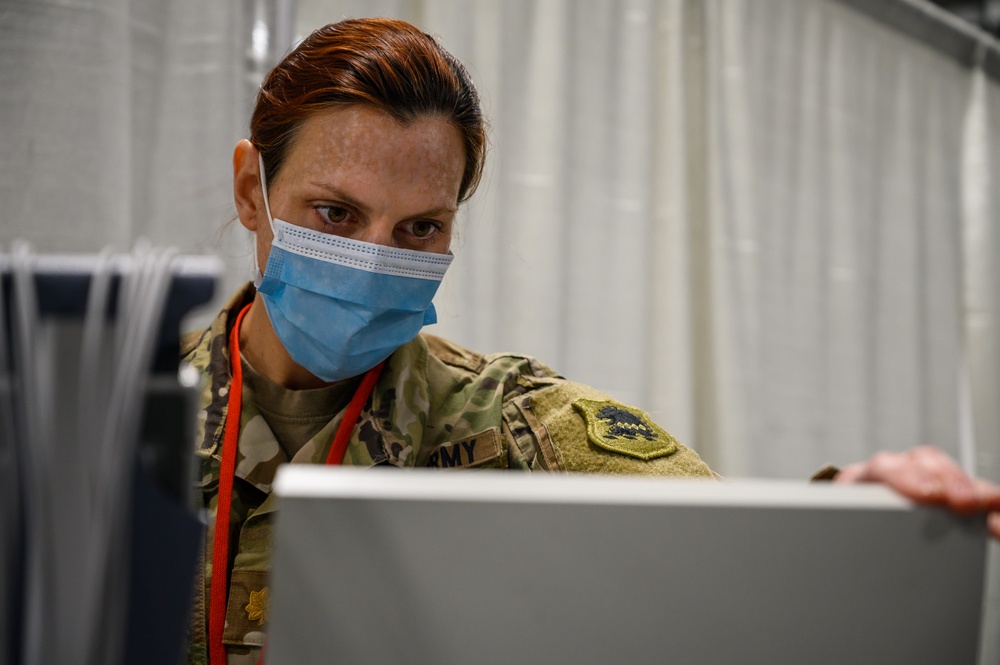 New Jersey National Guard medical staff supports the Secaucus Field Medical Station in COVID-19 relief effort