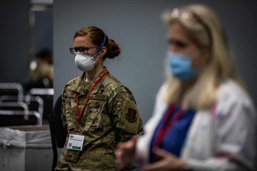 New Jersey National Guard medical staff supports the Secaucus Field Medical Station in COVID-19 relief effort