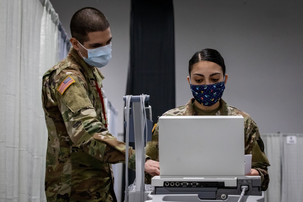 New Jersey National Guard medical staff supports the Secaucus Field Medical Station in COVID-19 relief effort