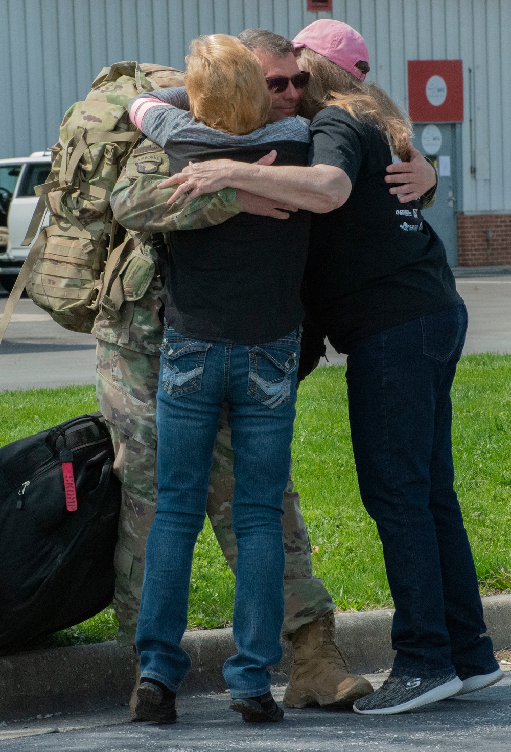 38th Infantry Soldiers coming home