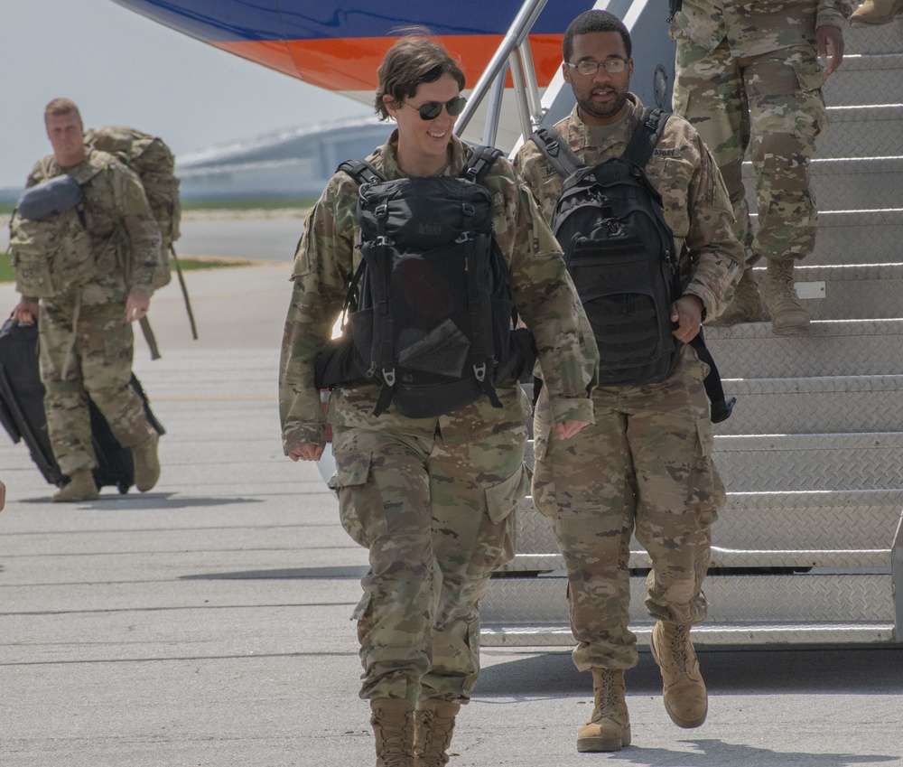 38th Infantry Soldiers coming home