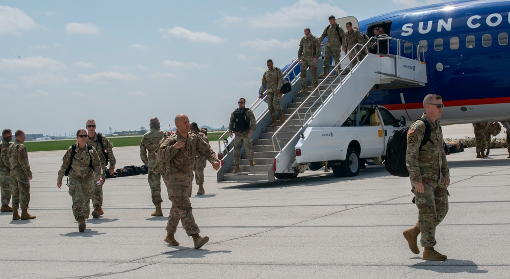 38th Infantry Soldiers coming home