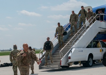 38th Infantry Soldiers coming home