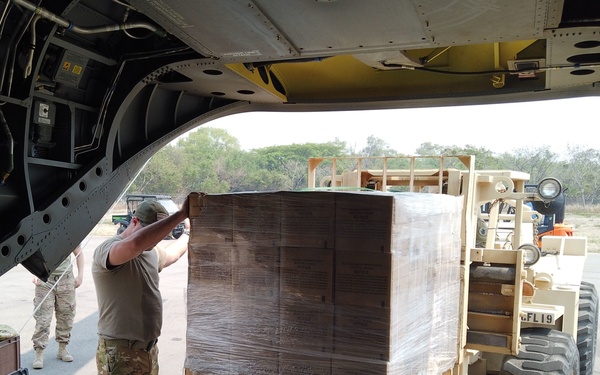 JTFB facilitates transportation of meals for Salvadoran military