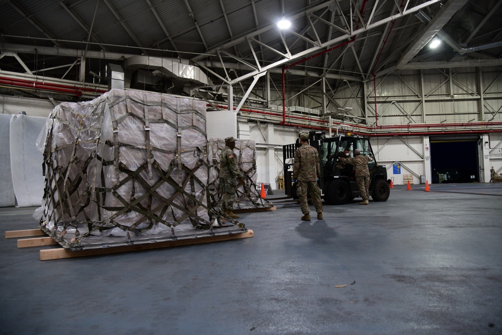 146th AW delivers ventilators to 105th AW for NY/NJ