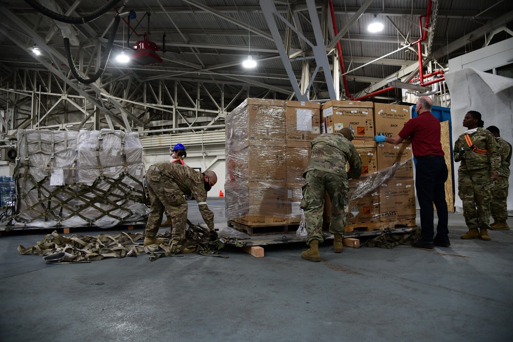 146th AW delivers ventilators to 105th AW for NY/NJ