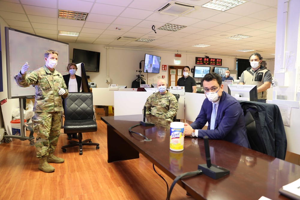 Mayor of Vicenza visits Caserma Ederle