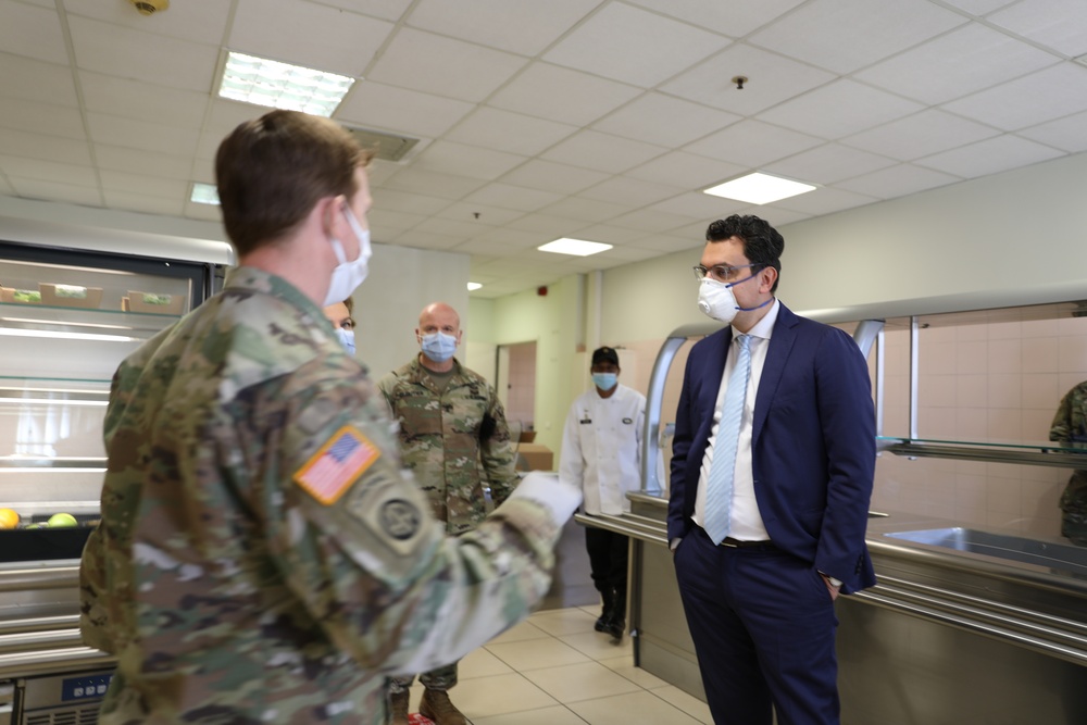Mayor of Vicenza visits Caserma Ederle