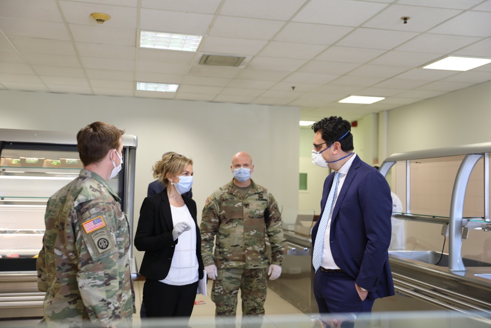 Mayor of Vicenza visits Caserma Ederle