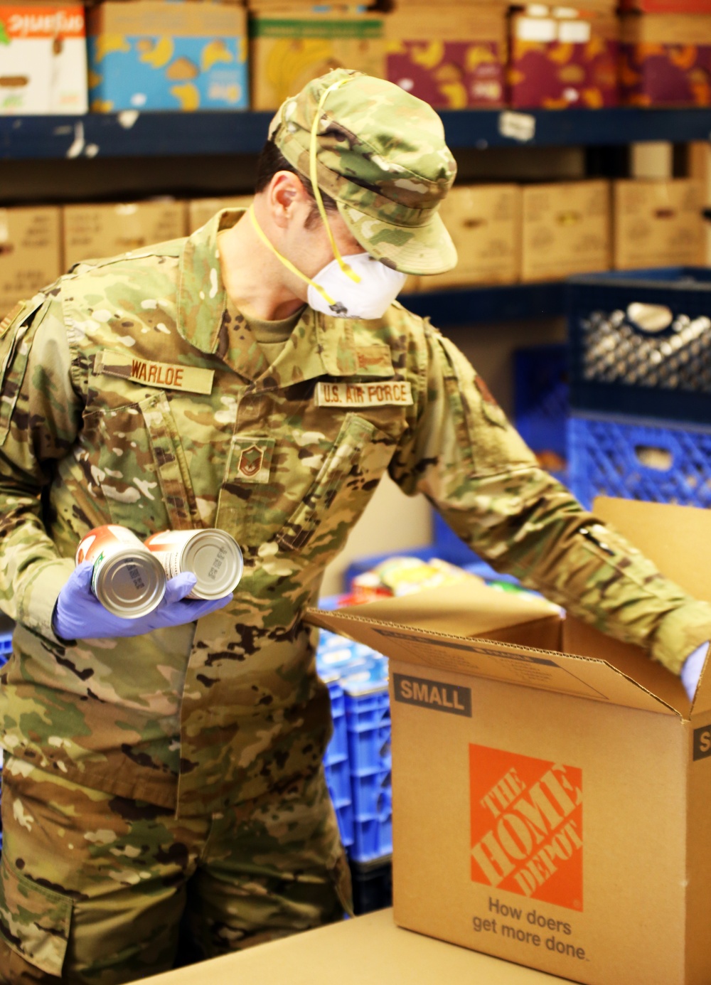 Washington National Guard members work at Issaquah Food Bank