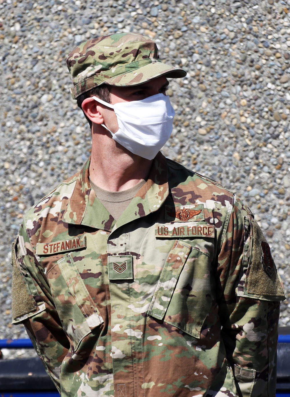 Washington National Guard members work at Issaquah Food Bank