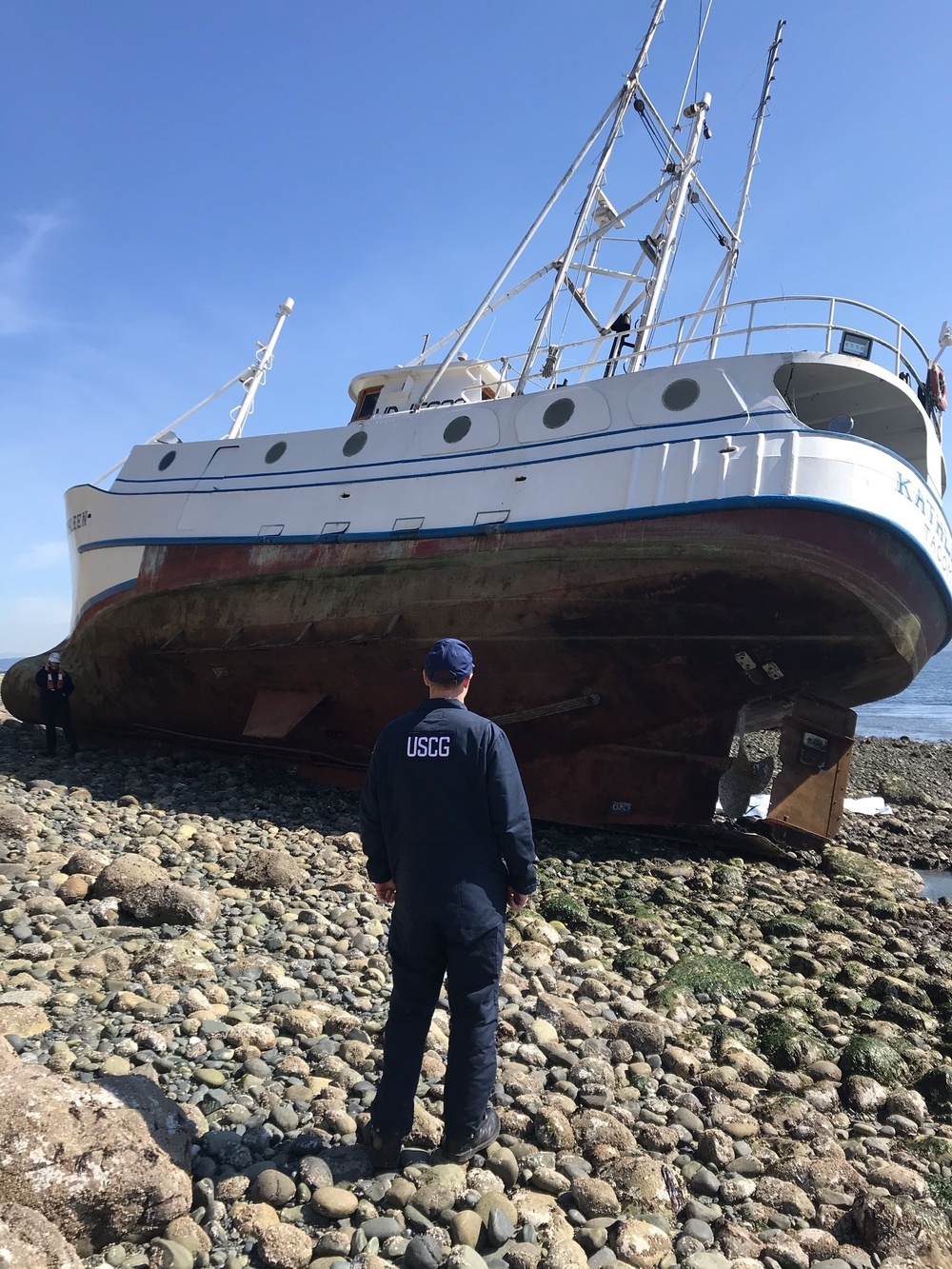 Coast Guard Sector Puget Sound personnel respond to grounded fishing vessel