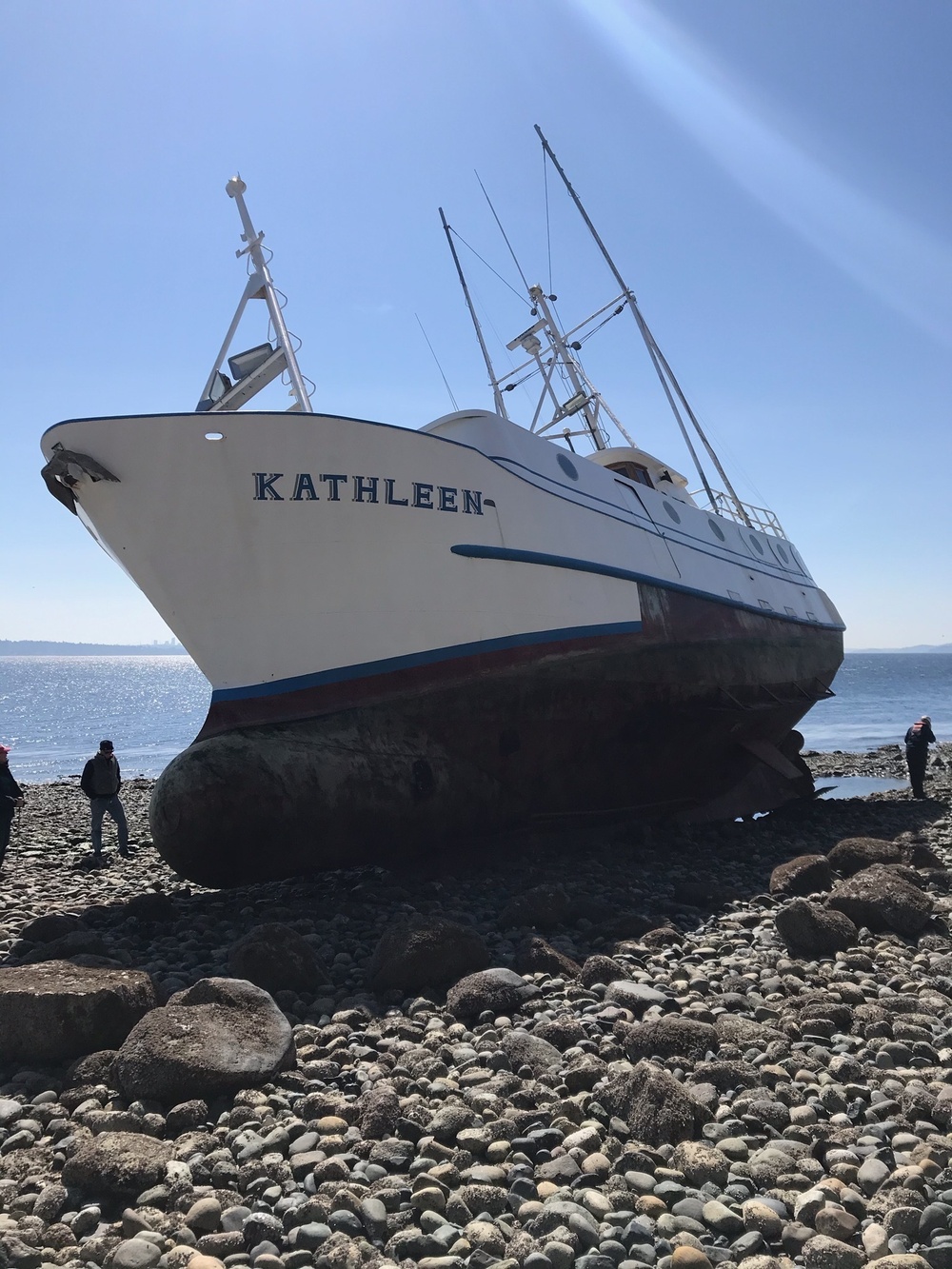 Coast Guard Sector Puget Sound personnel respond to aground vessel
