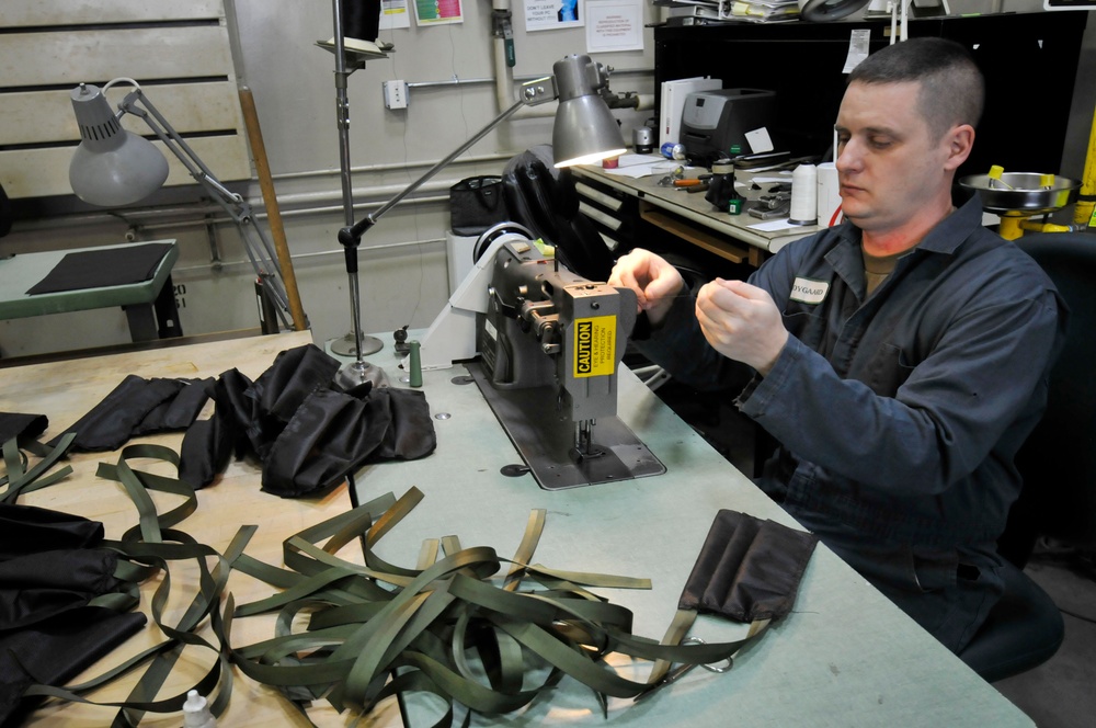 Oregon National Guard Soldiers make PPE for fellow Service Members